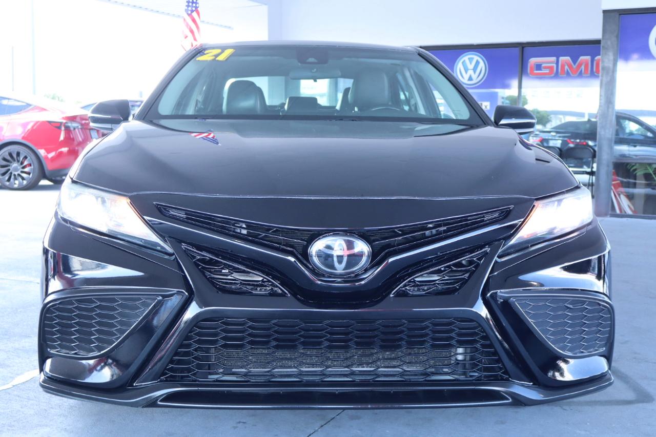 Toyota Camry SE Auto (Natl) 2021