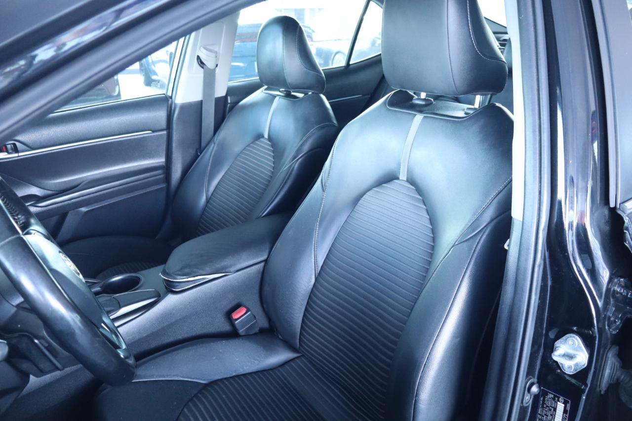 Toyota Camry SE Auto (Natl) 2021
