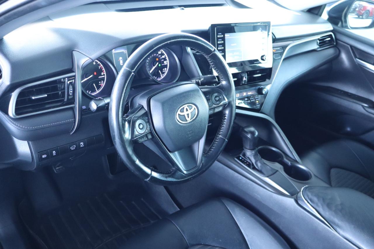 Toyota Camry SE Auto (Natl) 2021