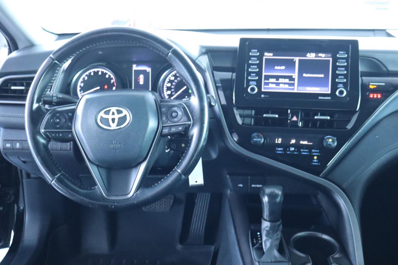 Toyota Camry SE Auto (Natl) 2021