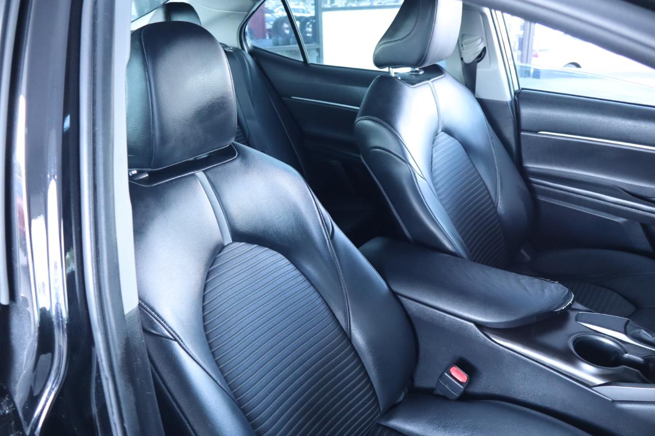 Toyota Camry SE Auto (Natl) 2021