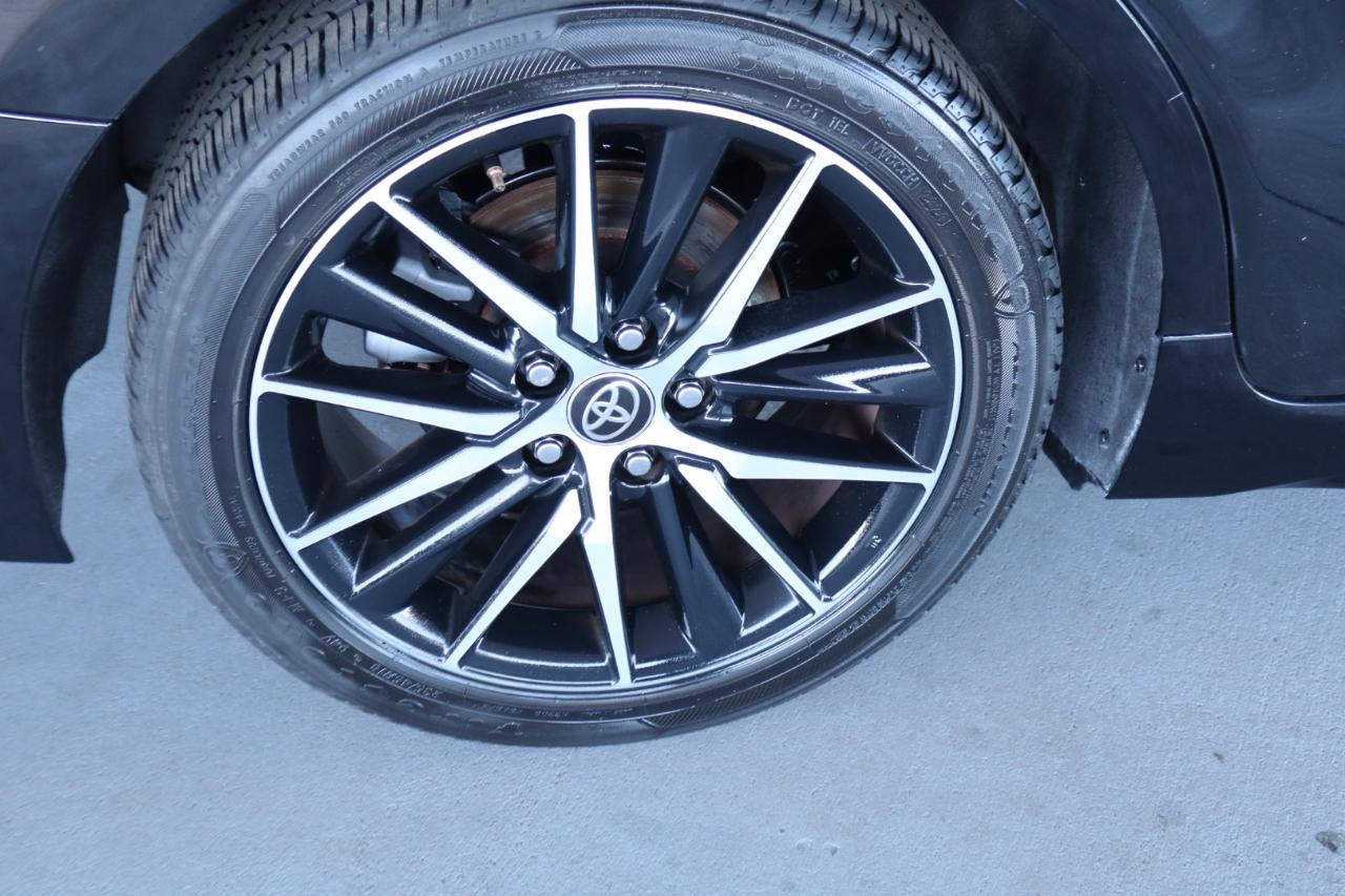 Toyota Camry SE Auto (Natl) 2021
