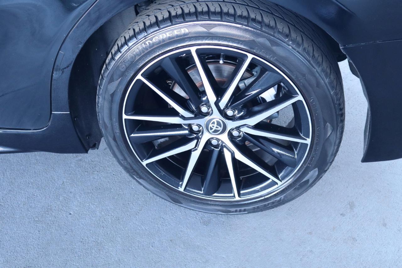 Toyota Camry SE Auto (Natl) 2021