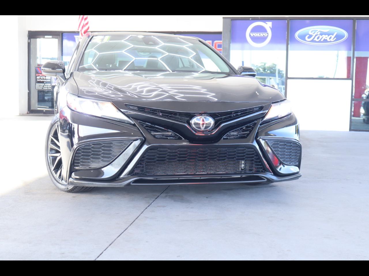 Toyota Camry SE Auto (Natl) 2021