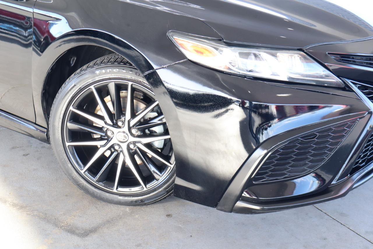 Toyota Camry SE Auto (Natl) 2021