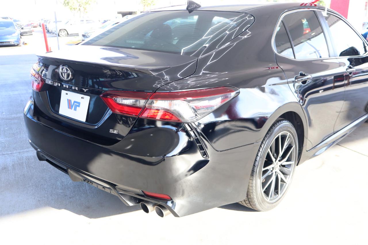 Toyota Camry SE Auto (Natl) 2021
