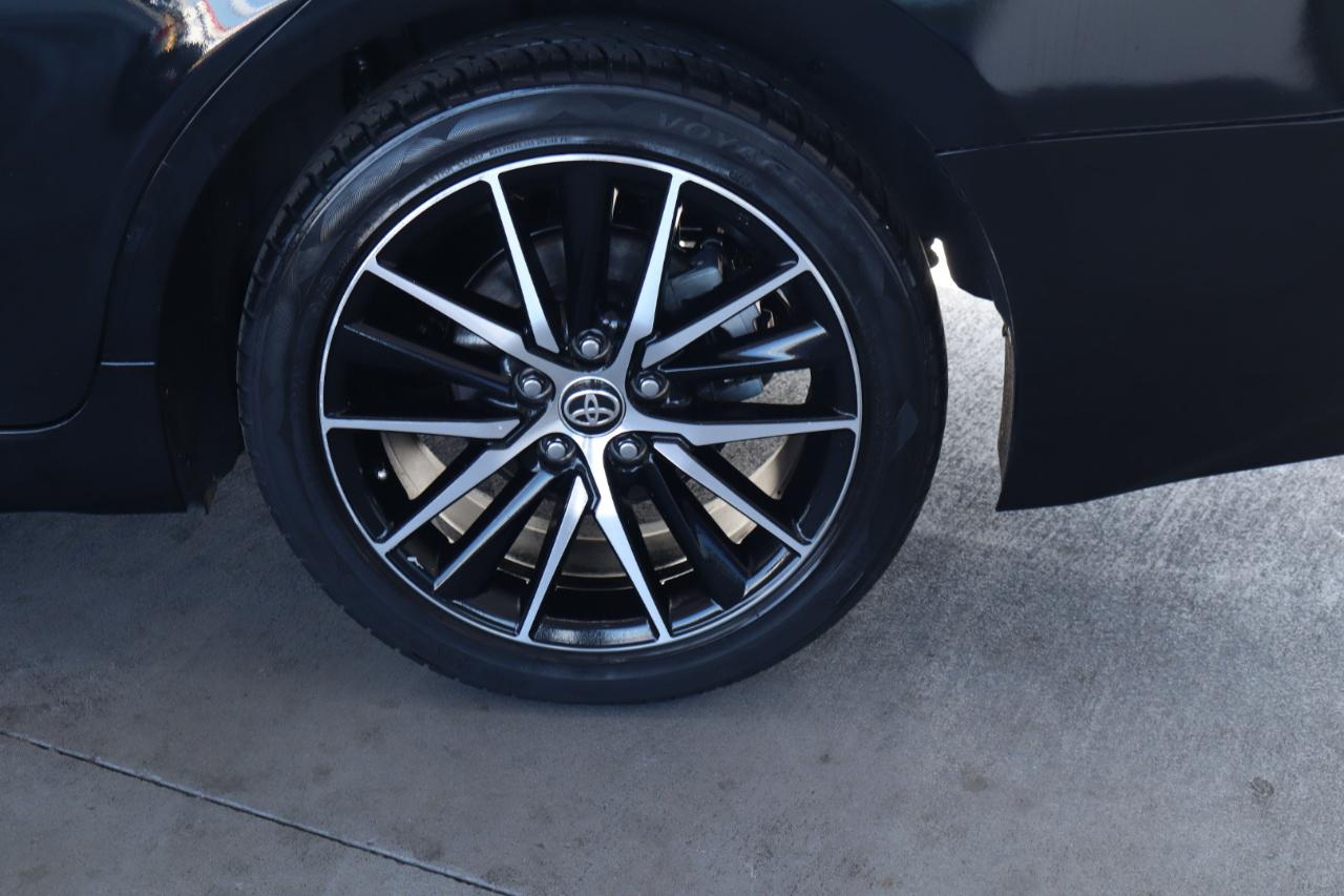 Toyota Camry SE Auto (Natl) 2021