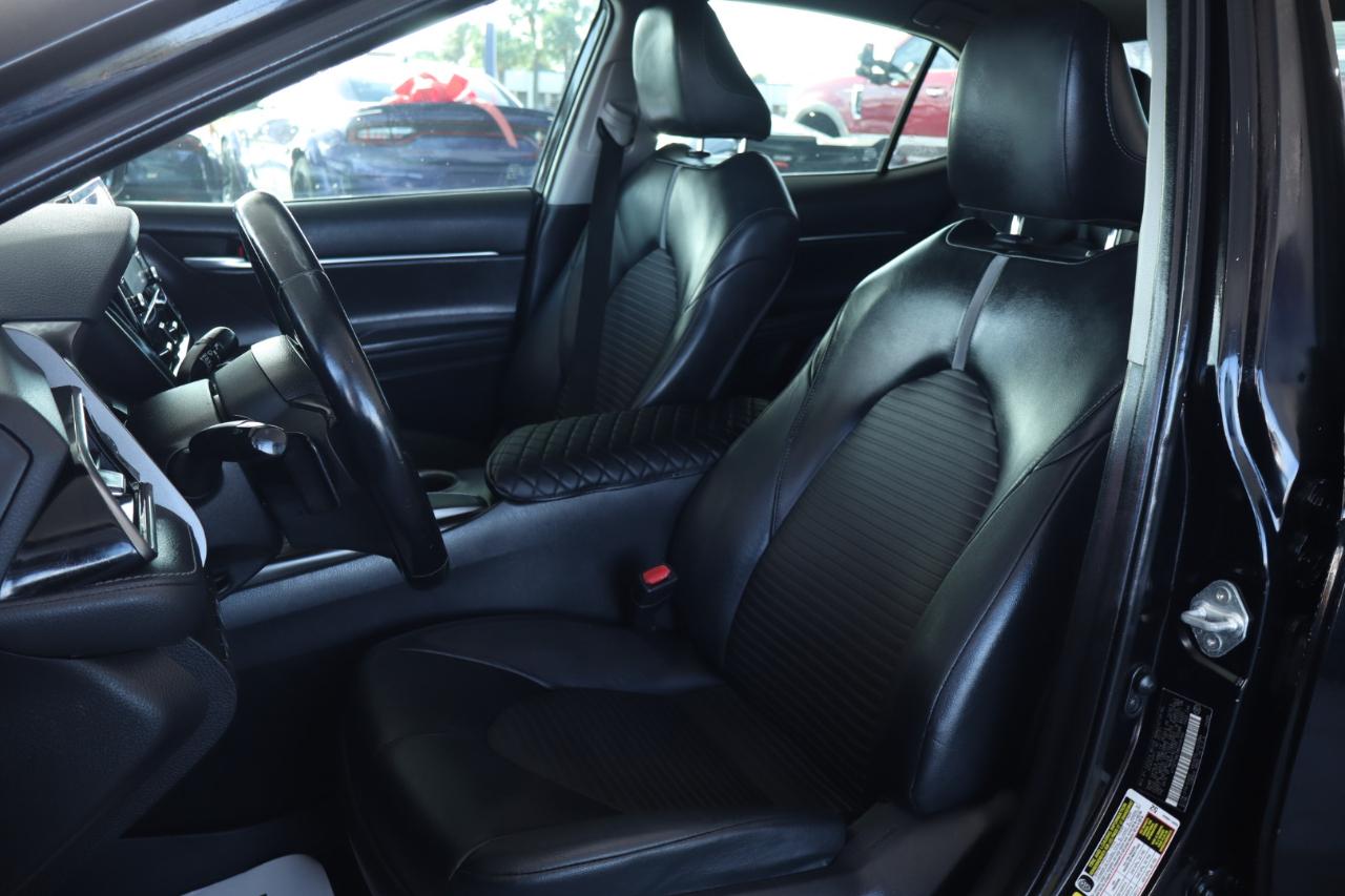 Toyota Camry SE Auto (Natl) 2021
