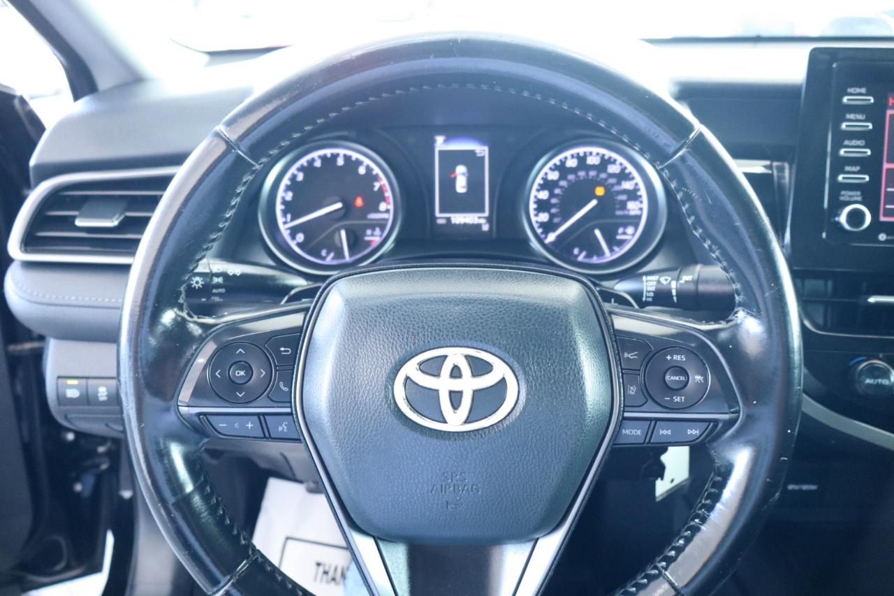 Toyota Camry SE Auto (Natl) 2021