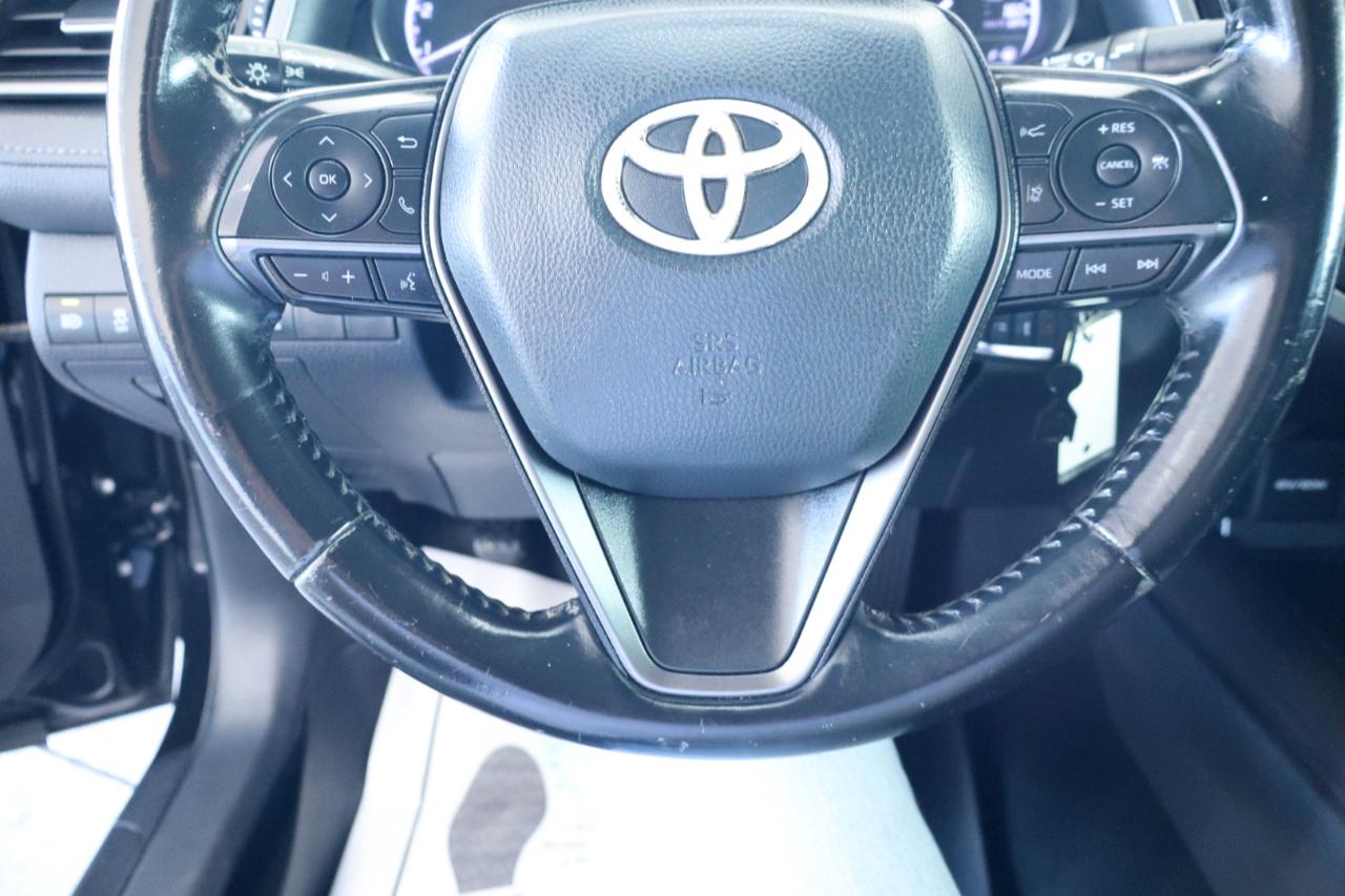 Toyota Camry SE Auto (Natl) 2021