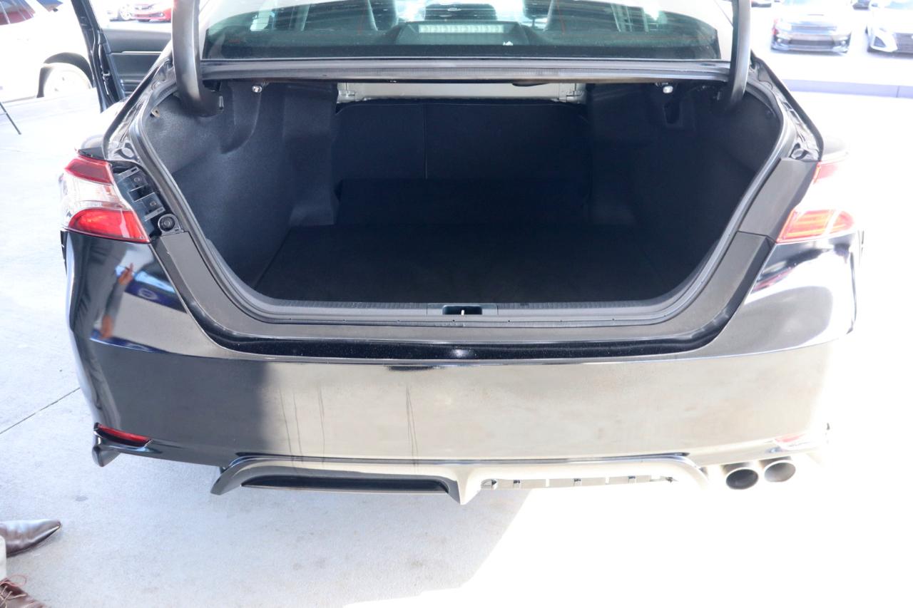 Toyota Camry SE Auto (Natl) 2021