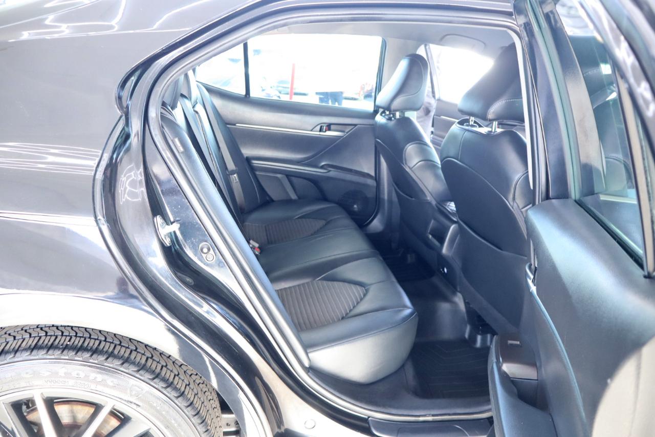 Toyota Camry SE Auto (Natl) 2021
