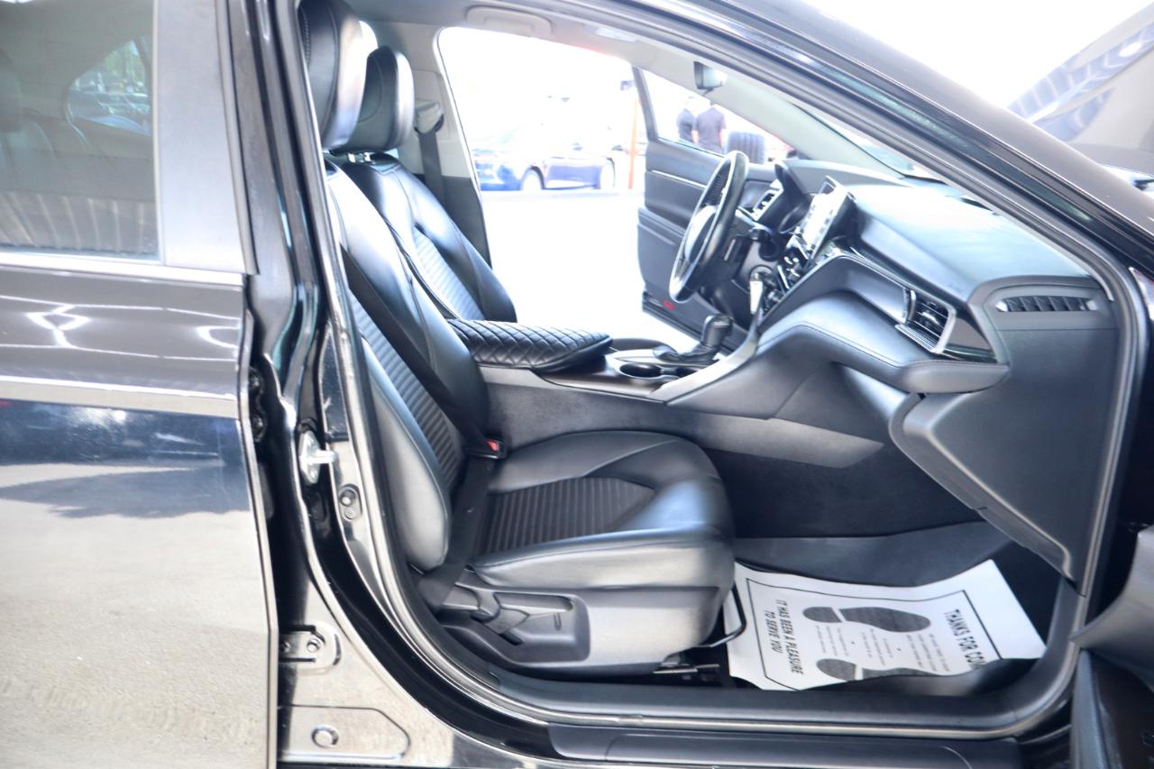 Toyota Camry SE Auto (Natl) 2021