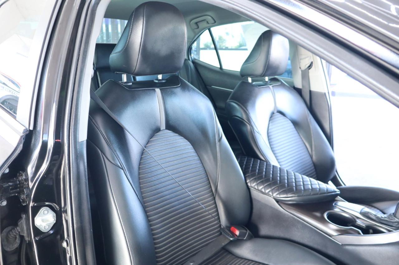 Toyota Camry SE Auto (Natl) 2021