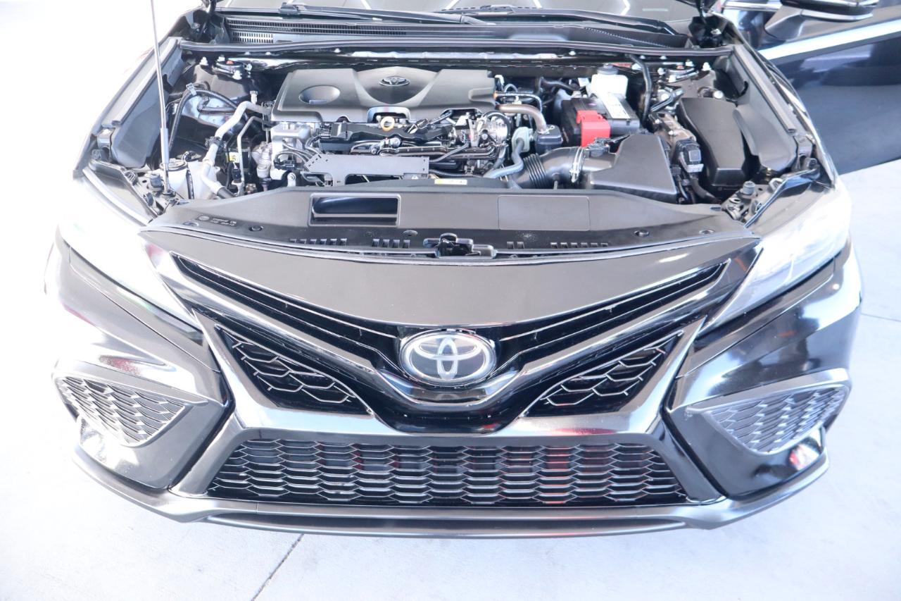 Toyota Camry SE Auto (Natl) 2021