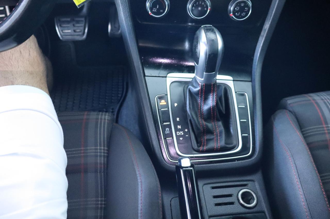 Volkswagen Golf GTI 2.0T 4-Door Autobahn DSG 2017