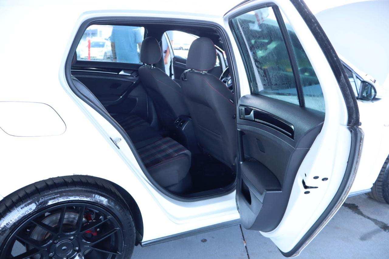 Volkswagen Golf GTI 2.0T 4-Door Autobahn DSG 2017