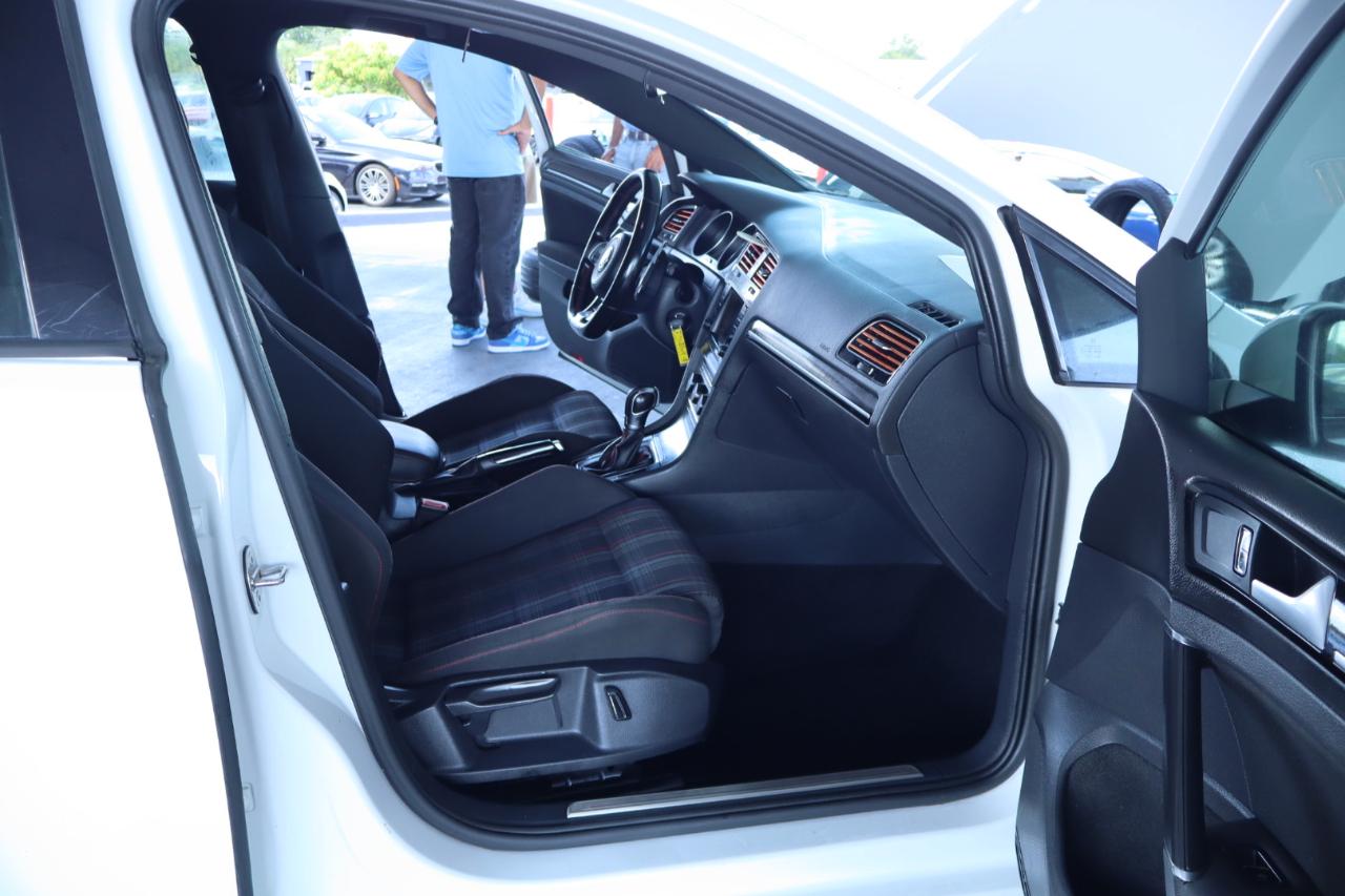 Volkswagen Golf GTI 2.0T 4-Door Autobahn DSG 2017