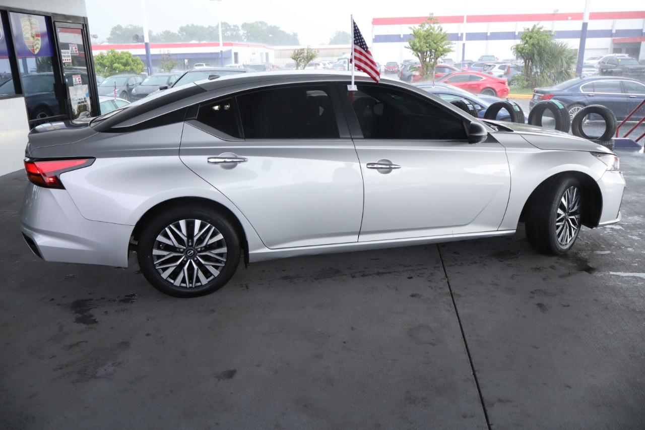 Nissan Altima 2.5 SV Sedan 2024