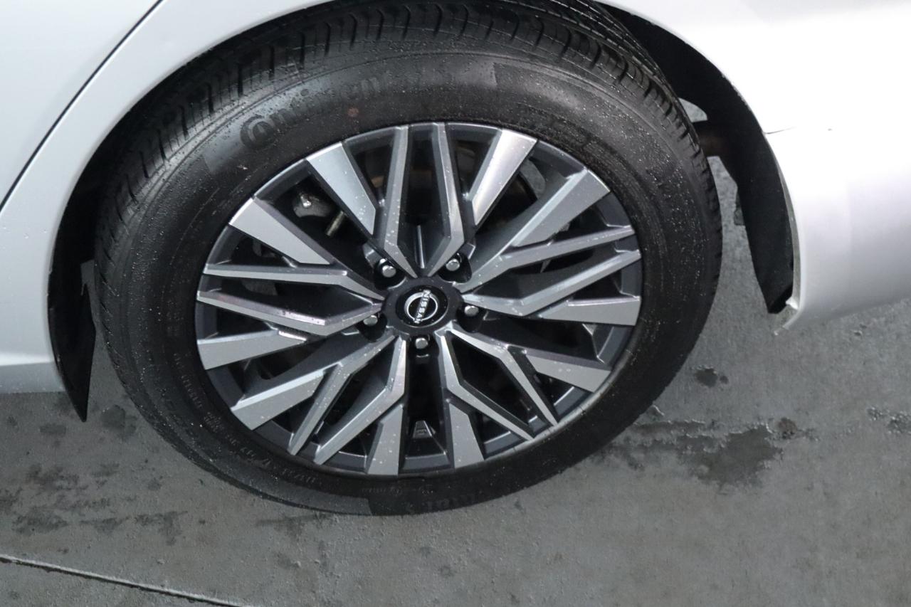 Nissan Altima 2.5 SV Sedan 2024