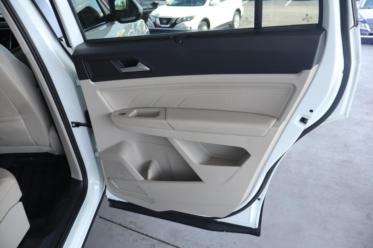 Volkswagen Atlas 3.6L V6 SE w/Technology 4MOTION 2022