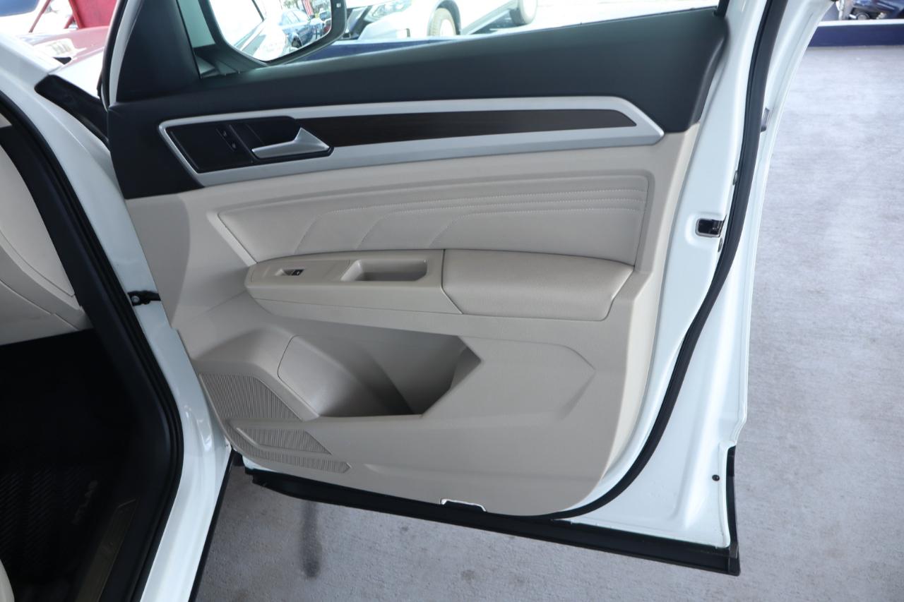 Volkswagen Atlas 3.6L V6 SE w/Technology 4MOTION 2022