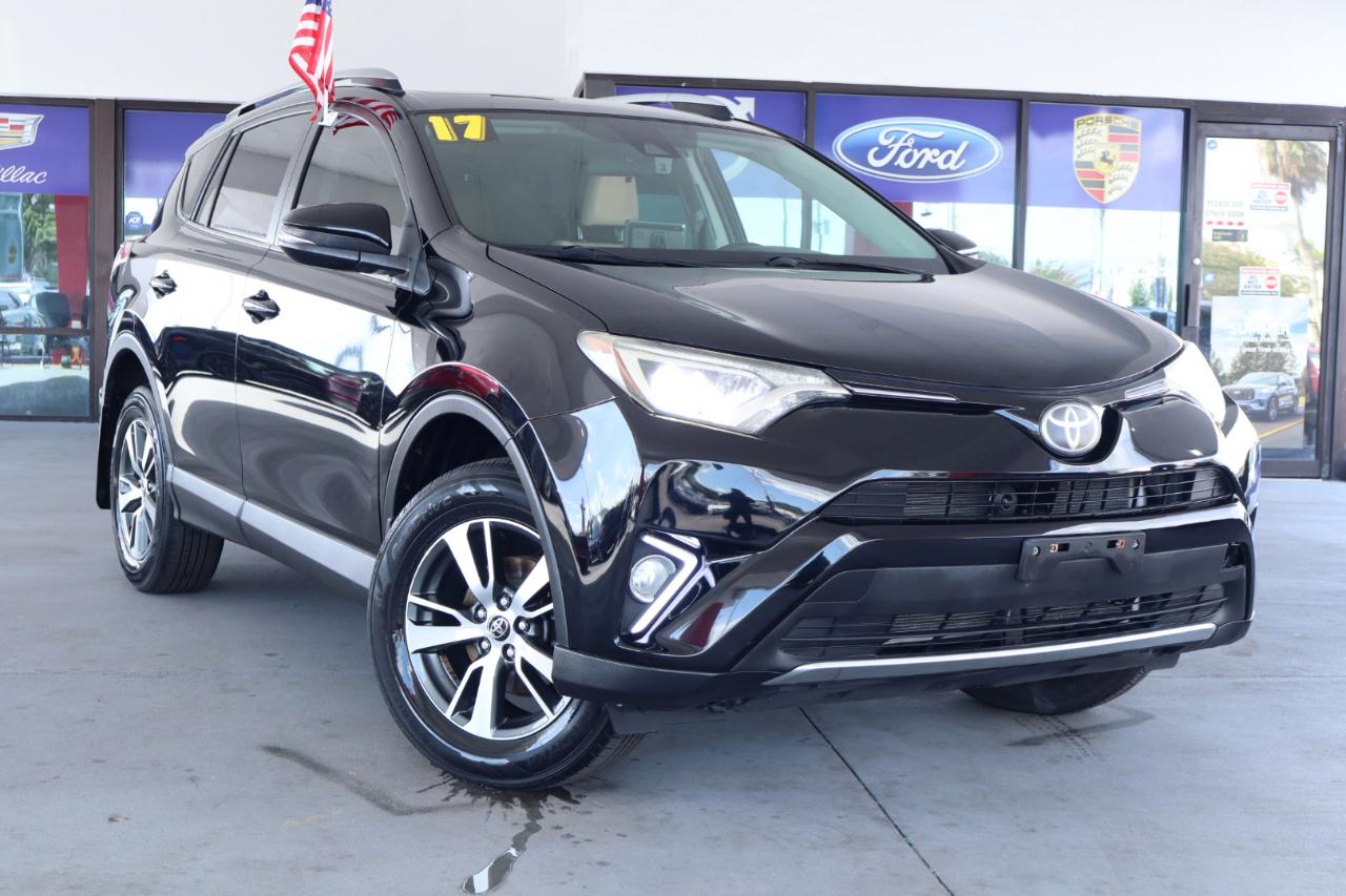 Toyota RAV4 XLE AWD (Natl) 2017