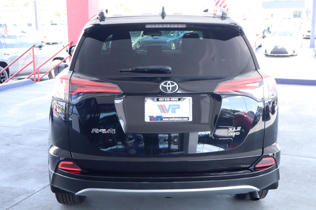 Toyota RAV4 XLE AWD (Natl) 2017