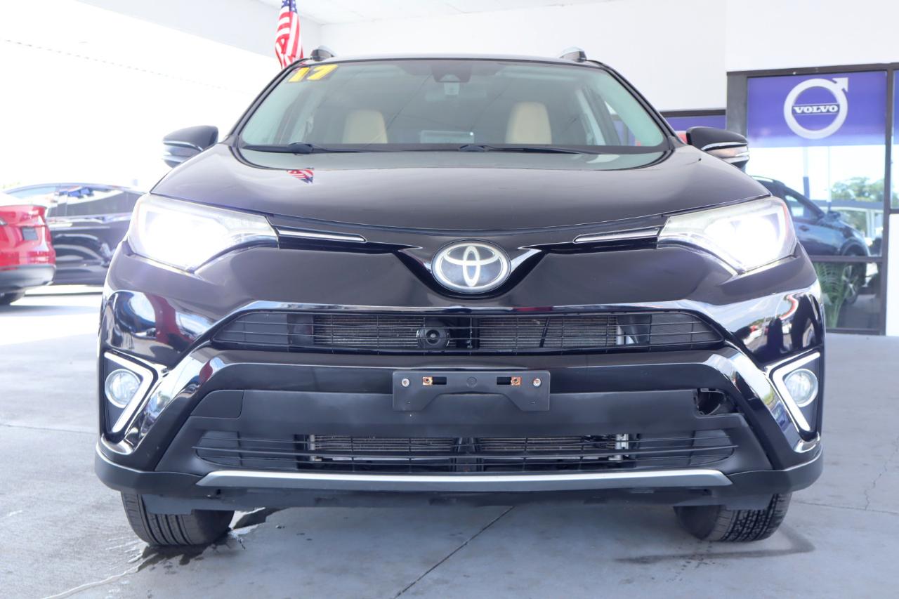 Toyota RAV4 XLE AWD (Natl) 2017