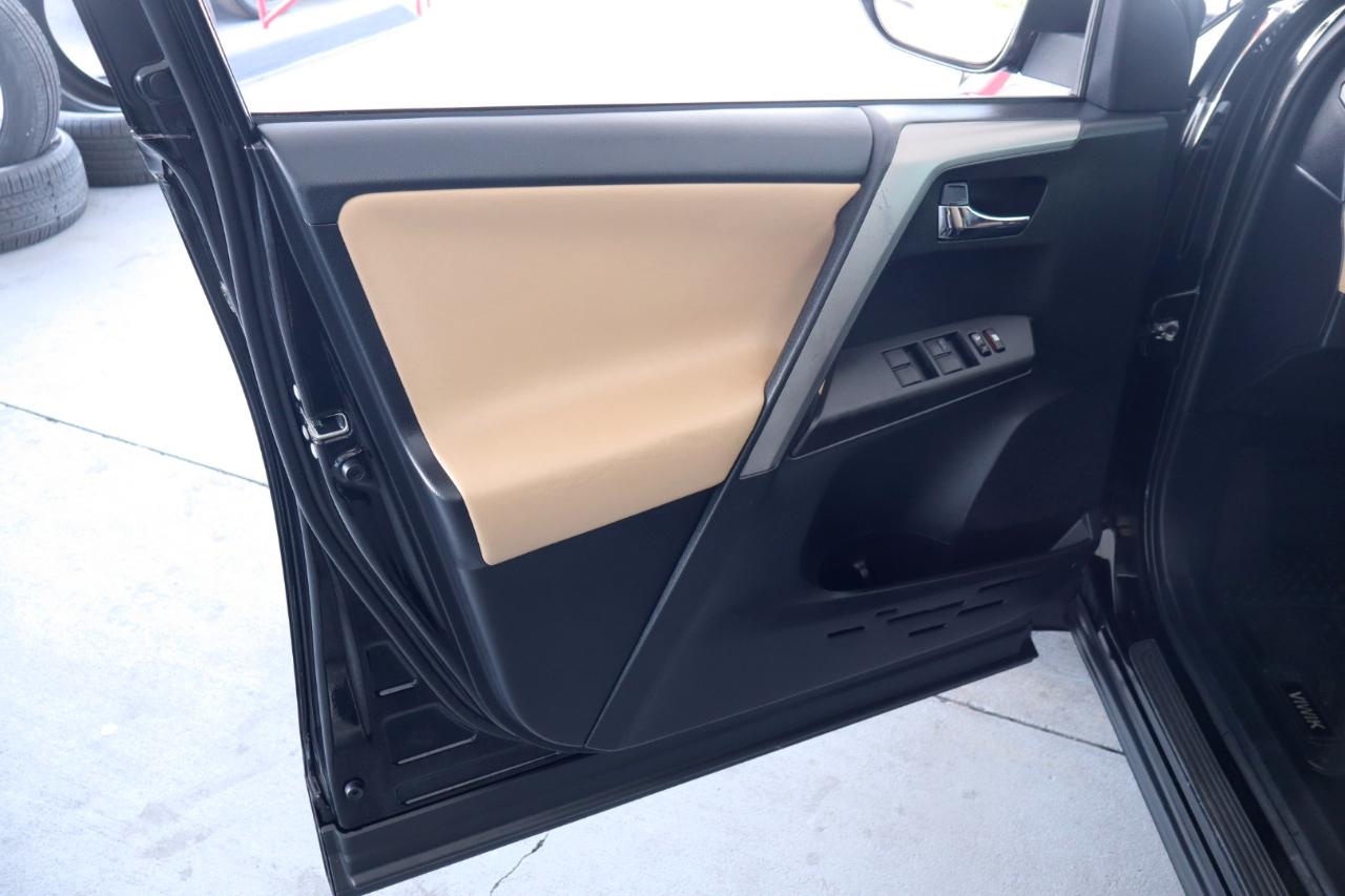 Toyota RAV4 XLE AWD (Natl) 2017