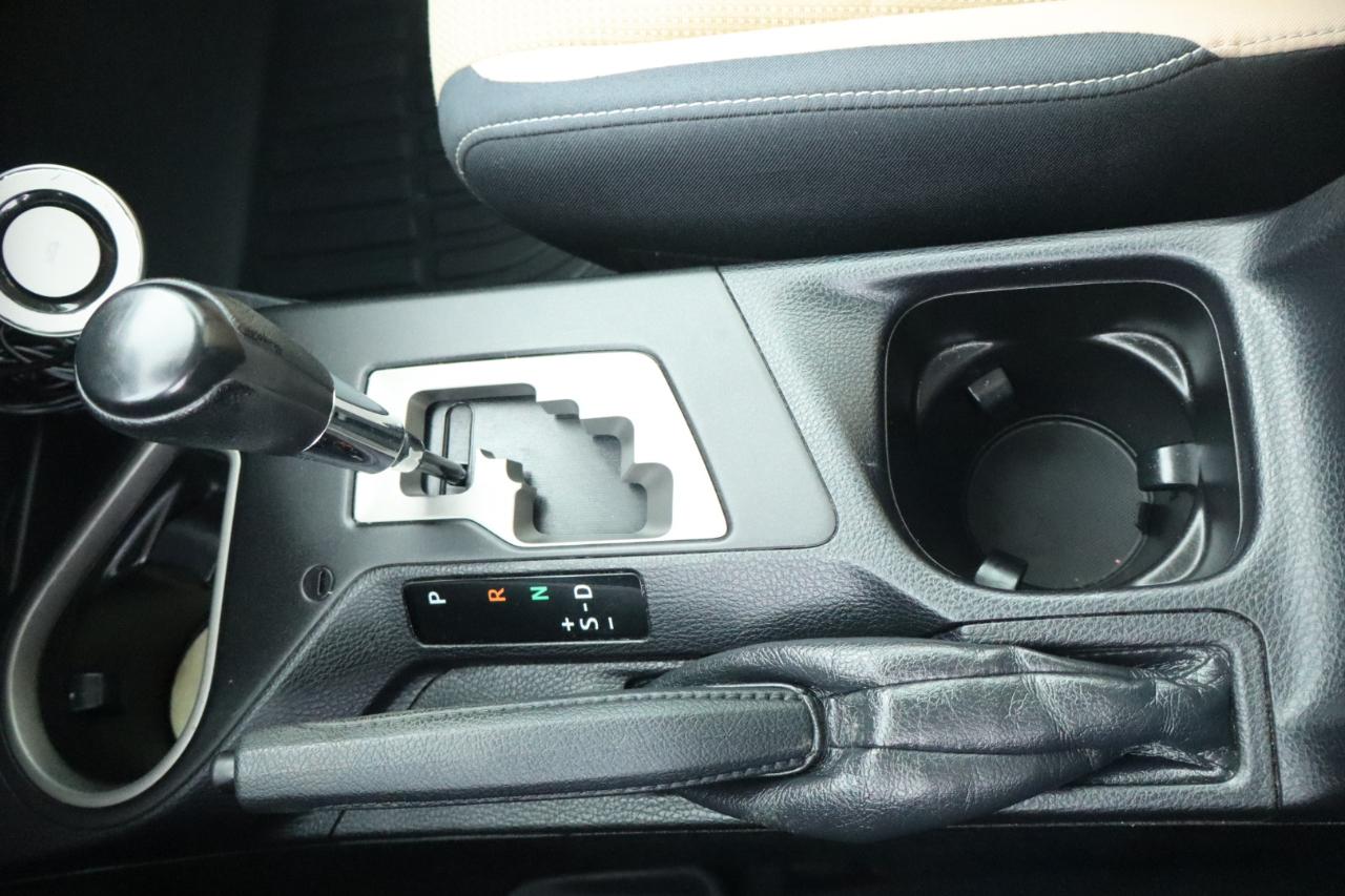 Toyota RAV4 XLE AWD (Natl) 2017