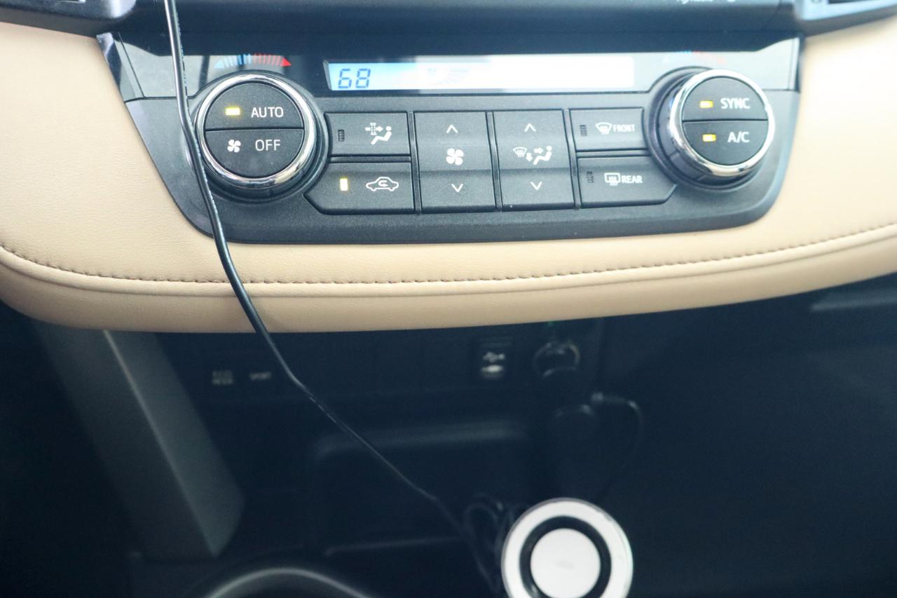 Toyota RAV4 XLE AWD (Natl) 2017