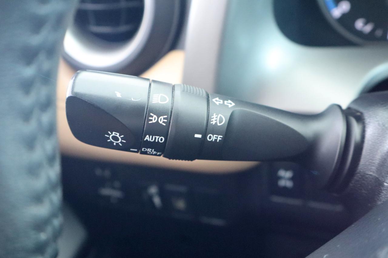 Toyota RAV4 XLE AWD (Natl) 2017