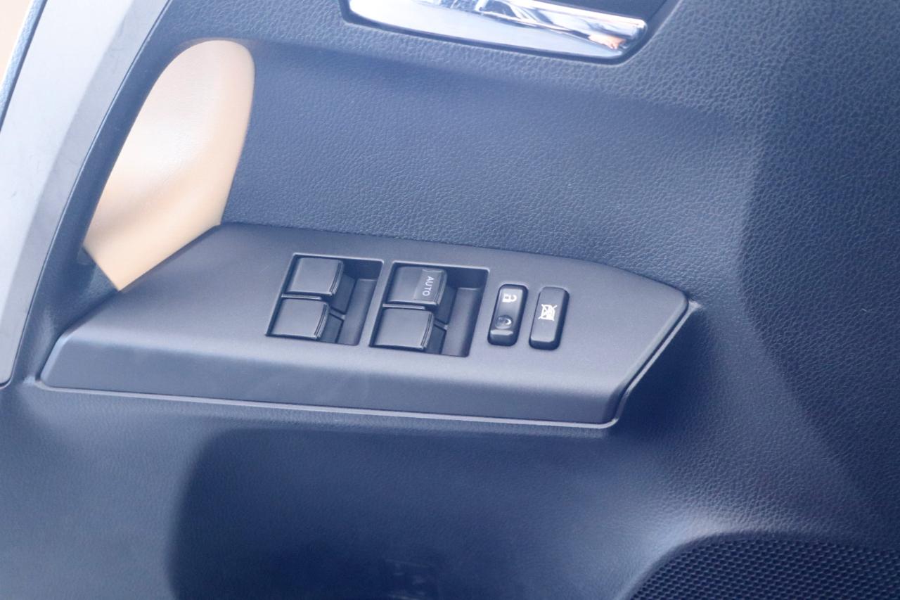 Toyota RAV4 XLE AWD (Natl) 2017