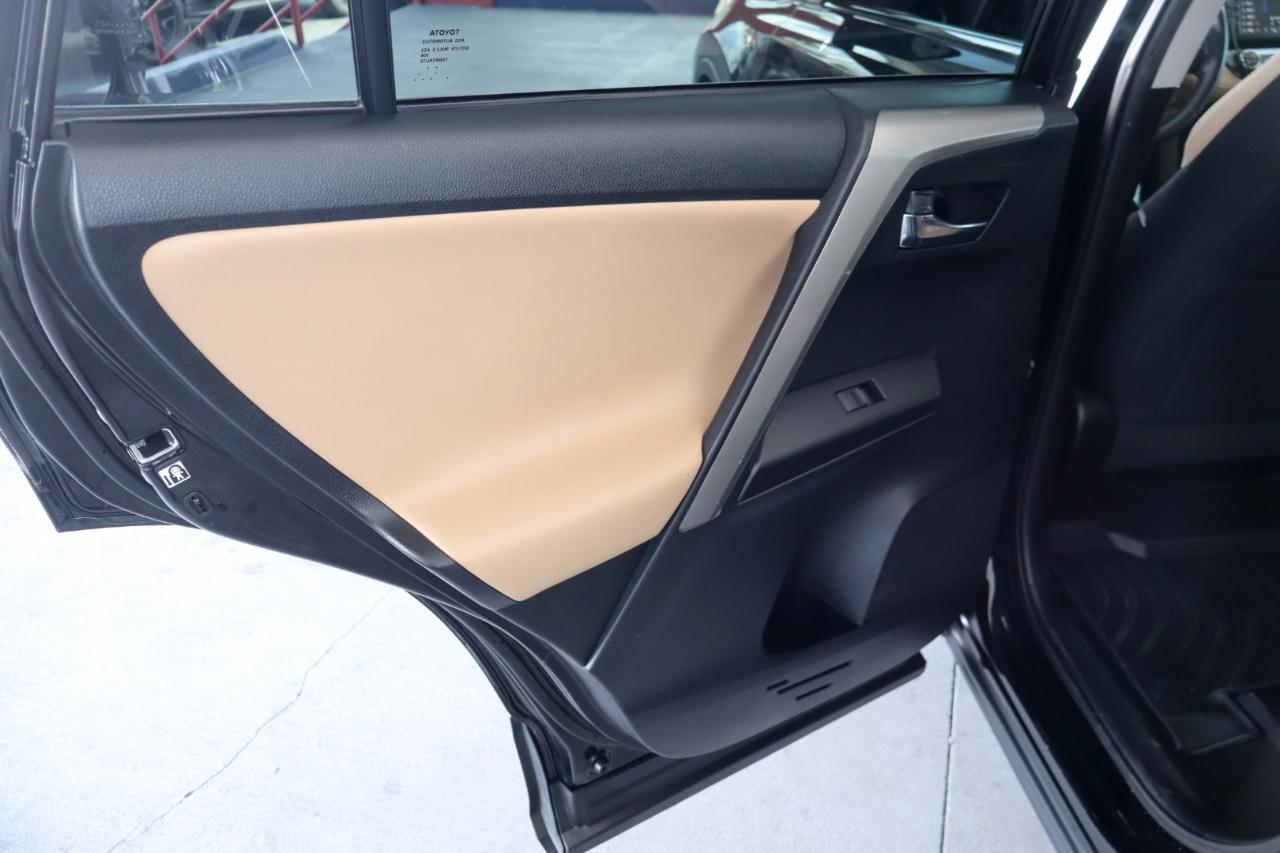 Toyota RAV4 XLE AWD (Natl) 2017