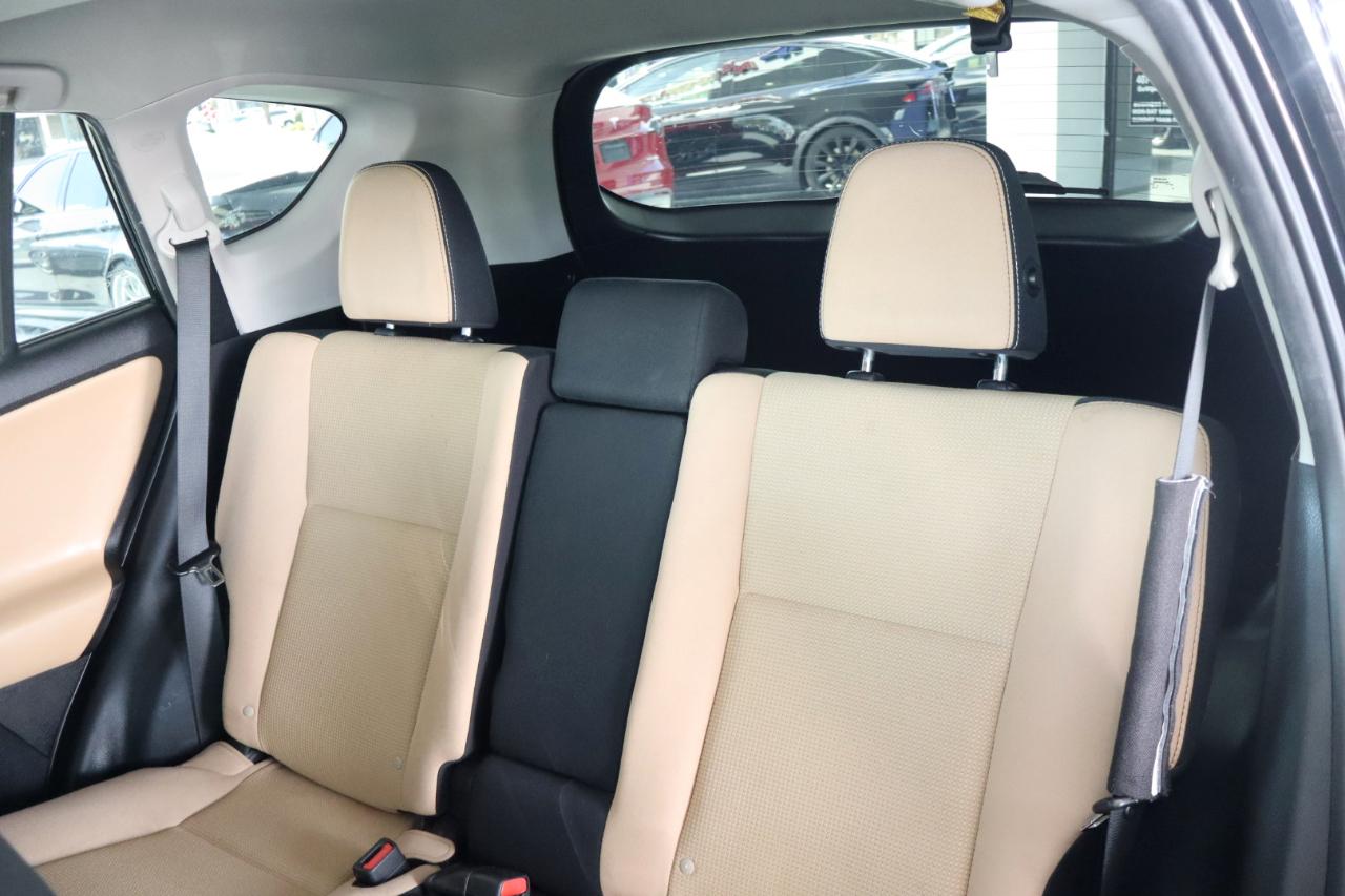 Toyota RAV4 XLE AWD (Natl) 2017