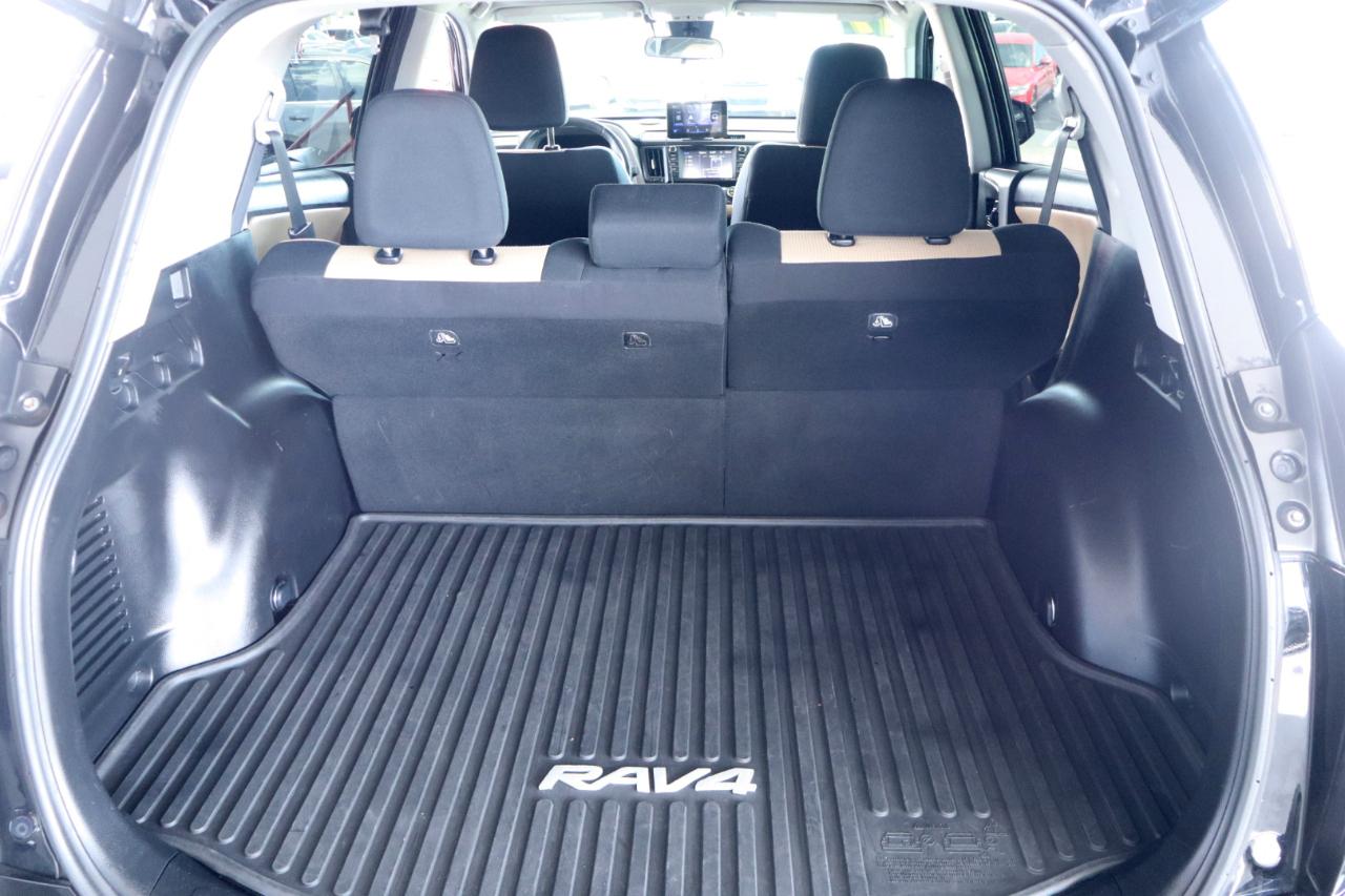 Toyota RAV4 XLE AWD (Natl) 2017