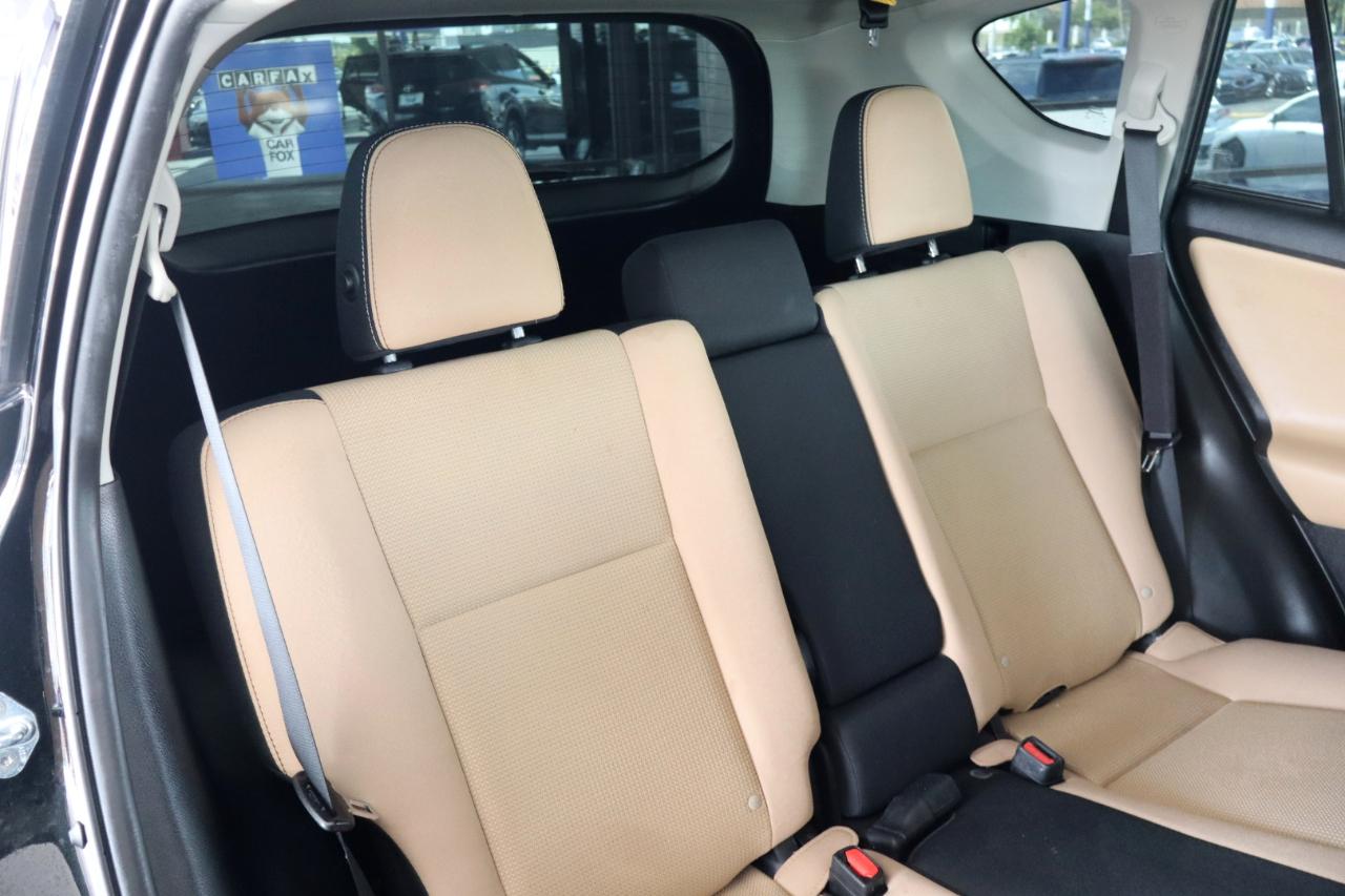 Toyota RAV4 XLE AWD (Natl) 2017