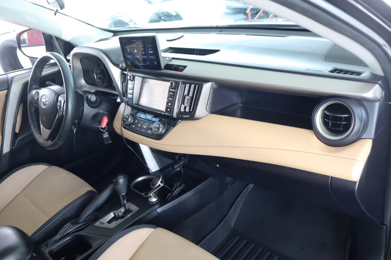 Toyota RAV4 XLE AWD (Natl) 2017
