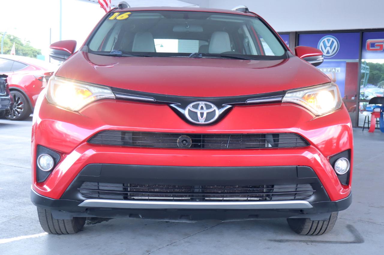 Toyota RAV4 FWD 4dr XLE (Natl) 2016