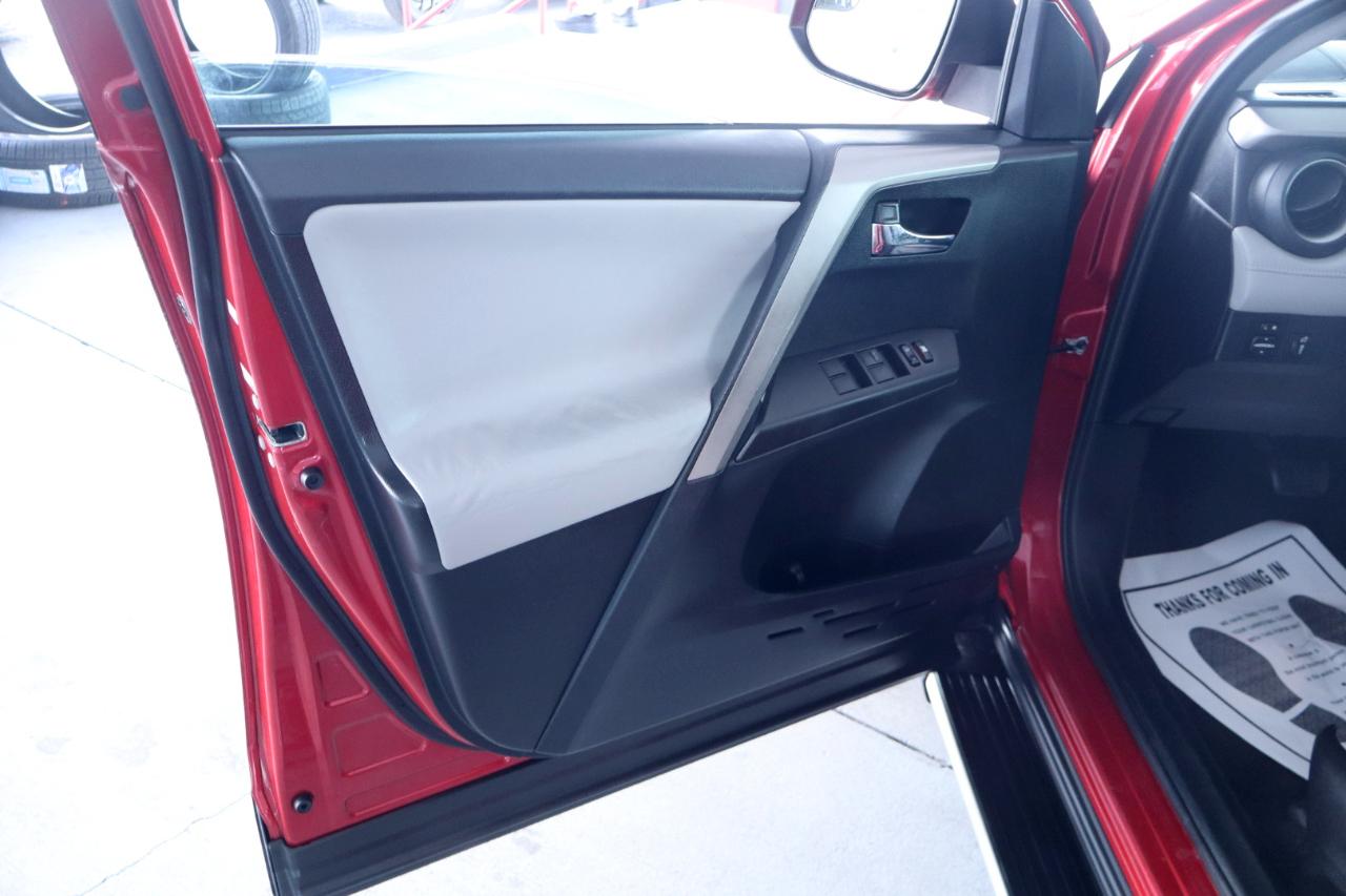 Toyota RAV4 FWD 4dr XLE (Natl) 2016