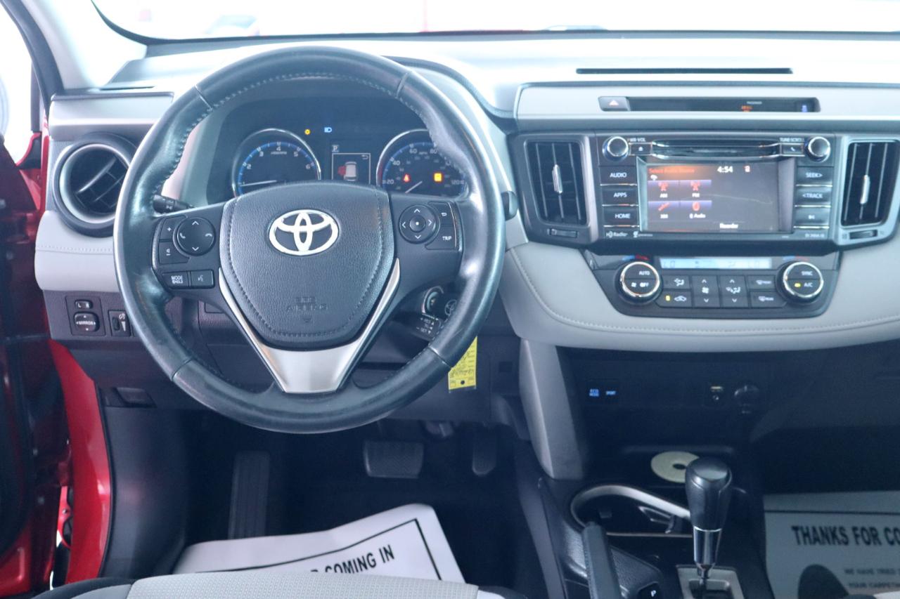 Toyota RAV4 FWD 4dr XLE (Natl) 2016