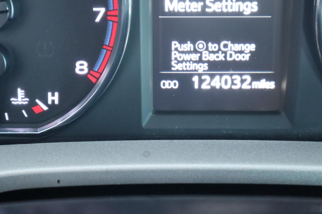 Toyota RAV4 FWD 4dr XLE (Natl) 2016