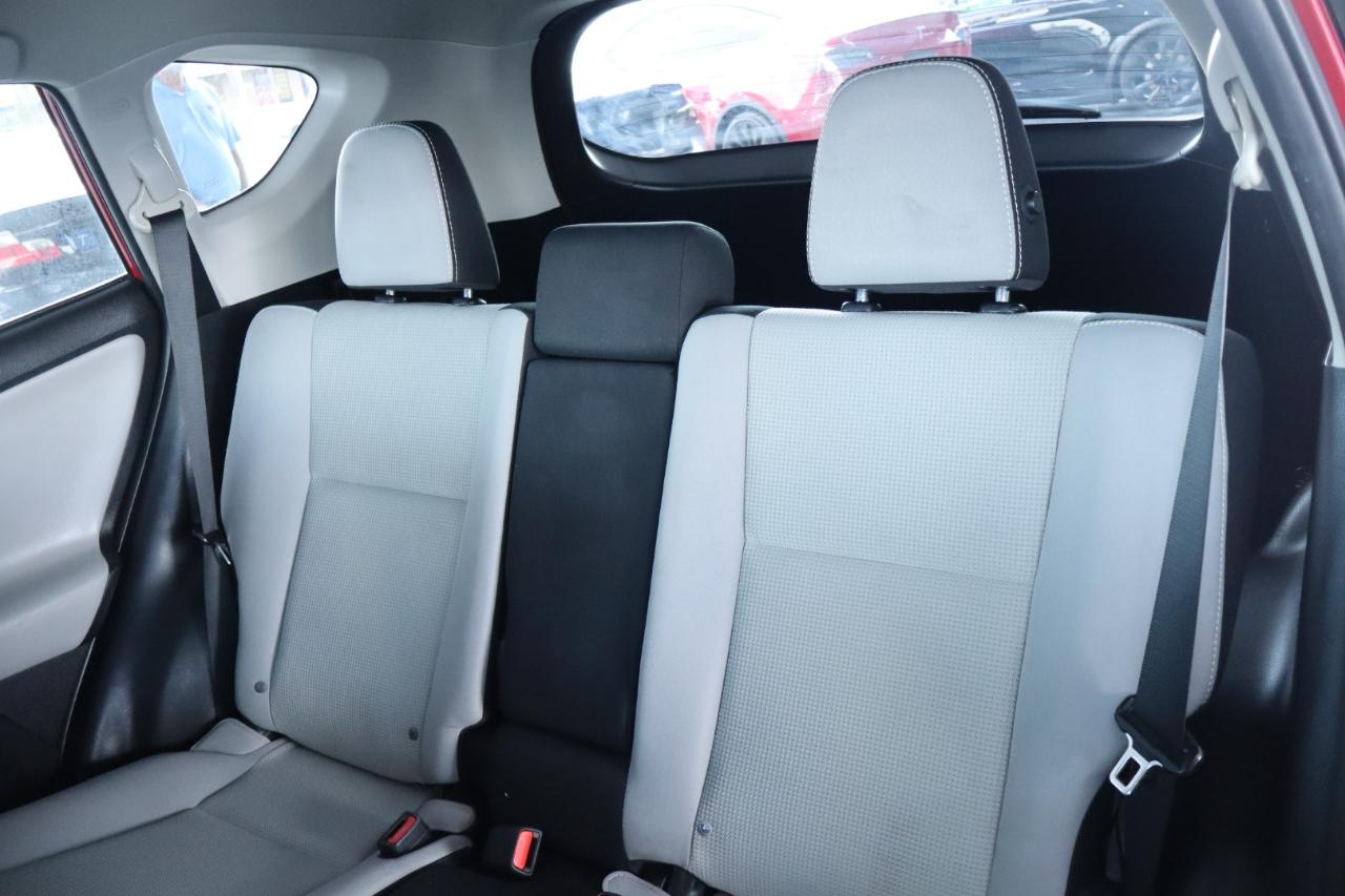 Toyota RAV4 FWD 4dr XLE (Natl) 2016