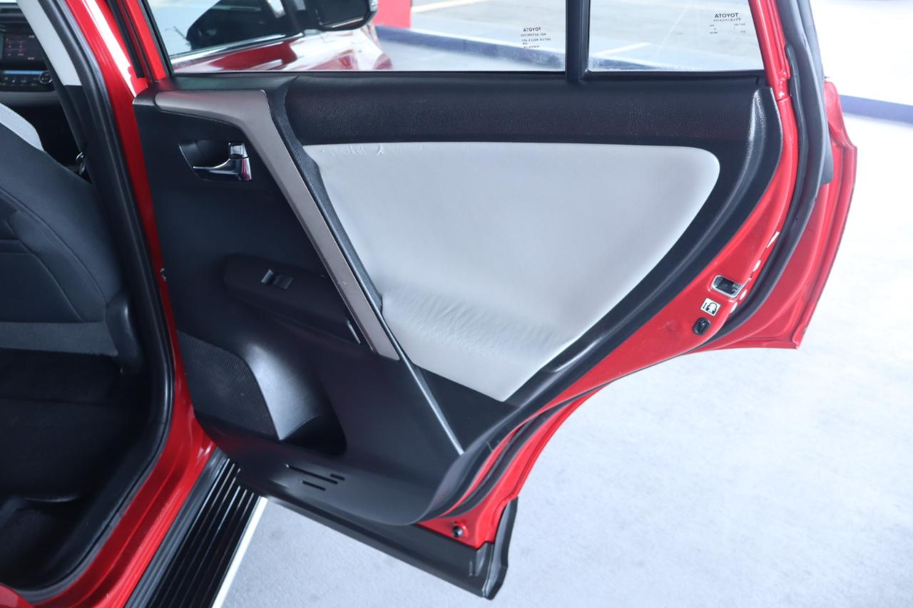 Toyota RAV4 FWD 4dr XLE (Natl) 2016