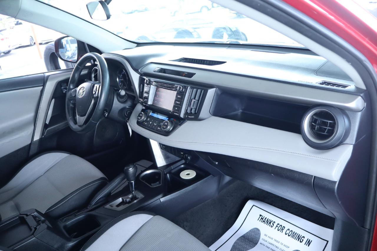 Toyota RAV4 FWD 4dr XLE (Natl) 2016