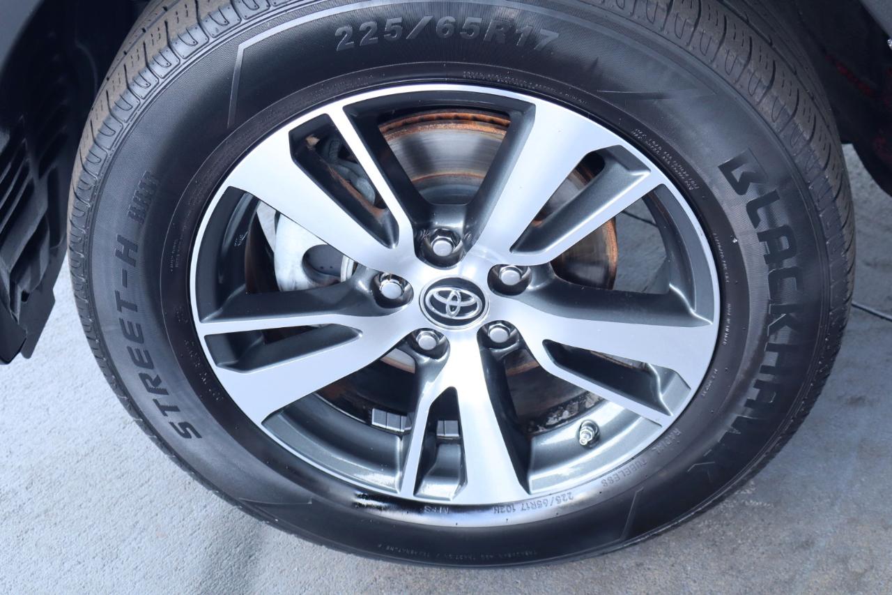 Toyota RAV4 FWD 4dr XLE (Natl) 2016