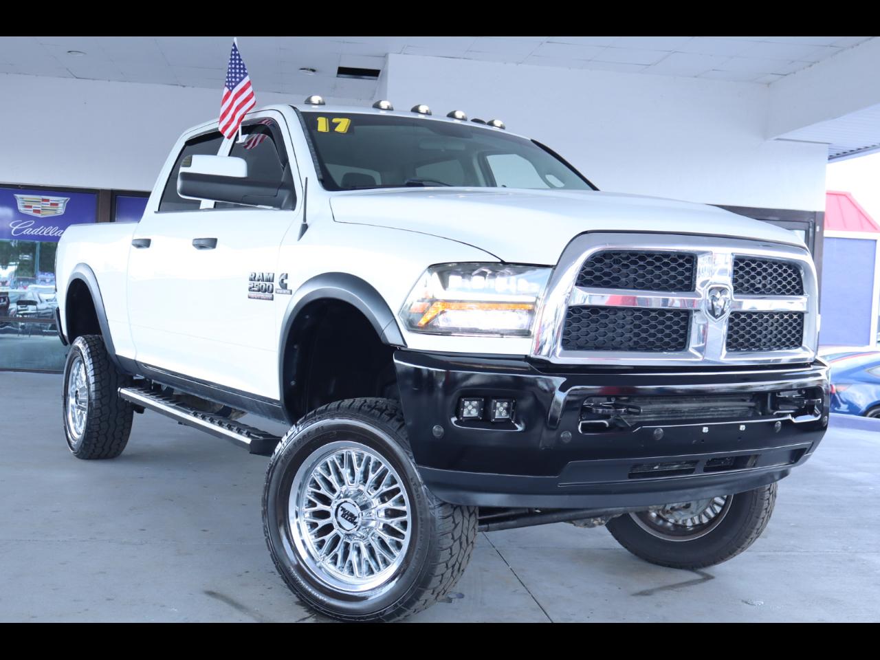 RAM 2500 Tradesman 4x4 Crew Cab 6'4" Box 2017
