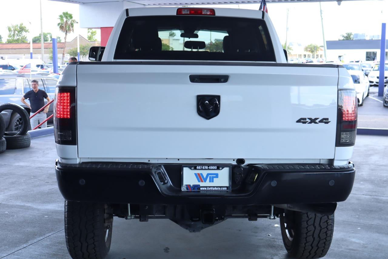 RAM 2500 Tradesman 4x4 Crew Cab 6'4" Box 2017