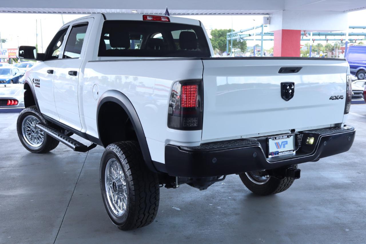 RAM 2500 Tradesman 4x4 Crew Cab 6'4" Box 2017